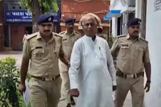 કોંગ્રેસના વધુ એક નેતા ની તકલીફોમાં વધારો; વડોદરા પોલીસે જિલ્લા પંચાયતના પૂર્વ કોંગ્રેસ પ્રમુખ ઘનશ્યામ પટેલની ધરપકડ કરી