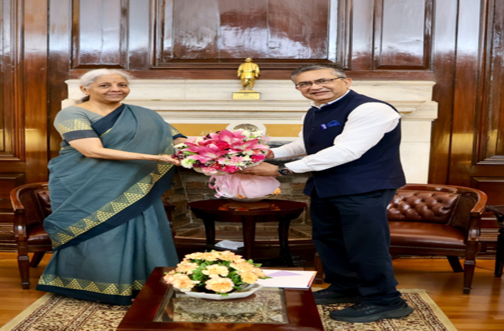 एनएसई सीईओ ने सराहा सीतारमण का विजन, कहा– 'विकसित भारत' की दिशा में उठाए मजबूत कदम प्रेरणा का सबब