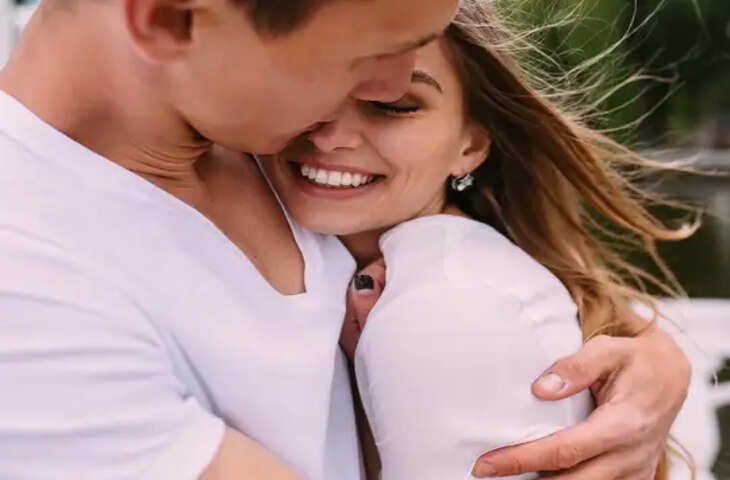 ना गहनों की ख्वाहिश, ना महंगे तोहफों की चाह, वीडियो में जानिए वो 4 चीजें जो हर महिला अपने पति से चाहती है 