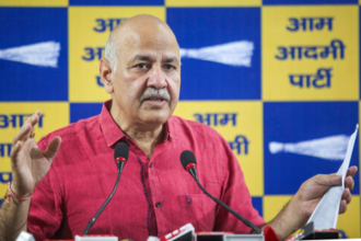 मनीष सिसोदिया ने केंद्र सरकार पर साधा निशाना, बोलें-भारतीय सेना की मजबूत स्थिति के बावजूद सरकार ने क्यों किया सीजफायर