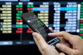 PSU शेयरों में अब नहीं रही पुरानी चमक, लेकिन इन सेक्टर्स में है दम