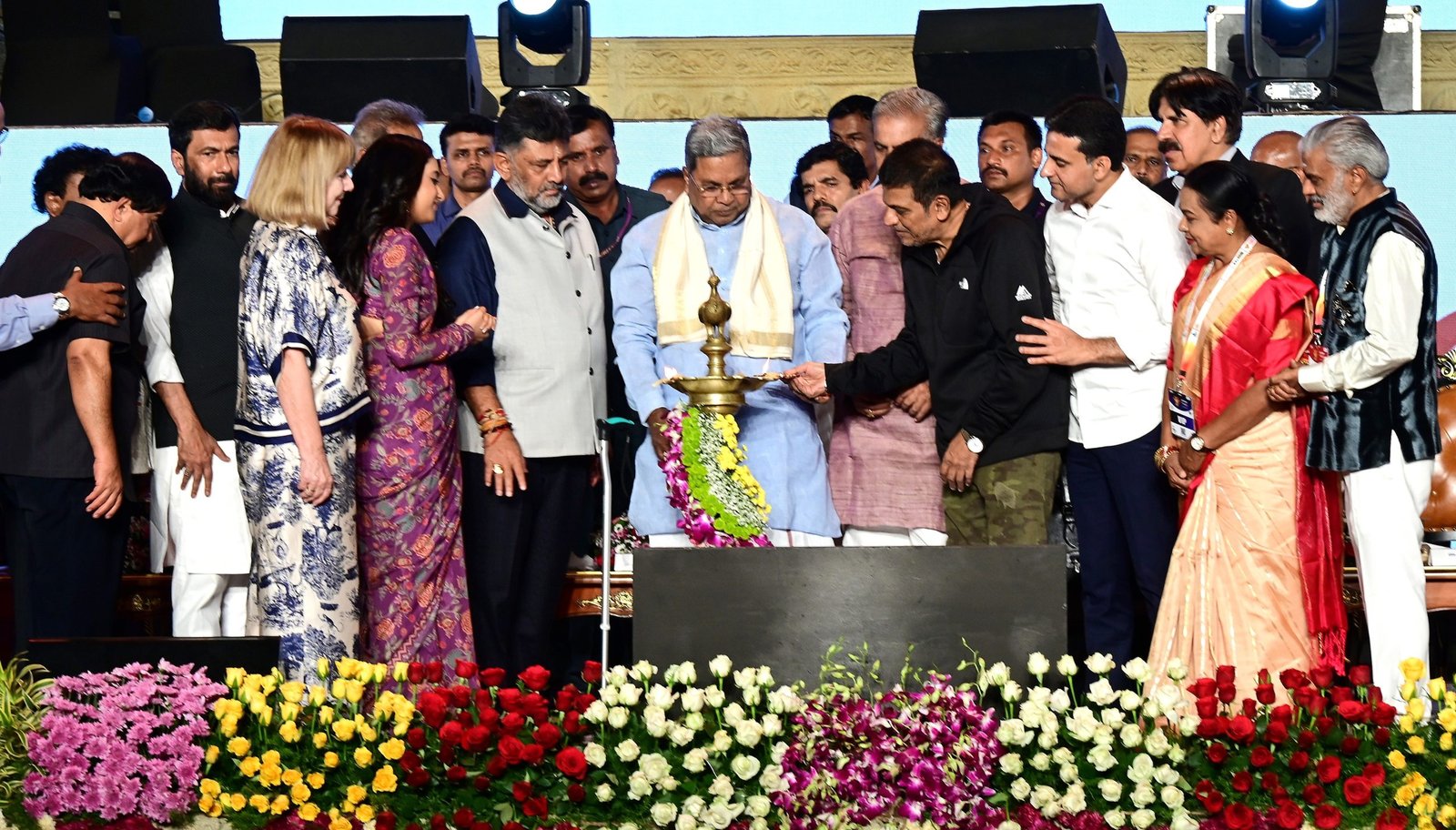 PHOTO बेंगलूरु अंतरराष्ट्रीय फिल्म महोत्सव का उद्घाटन मुख्‍यमंत्री ने किया