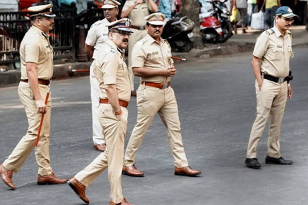 મુંબઈ ઈન્ટરનેશનલ એરપોર્ટ અને તાજમહેલ પેલેસ હોટેલને બોમ્બ બ્લાસ્ટની મળી ધમકી - News Capital