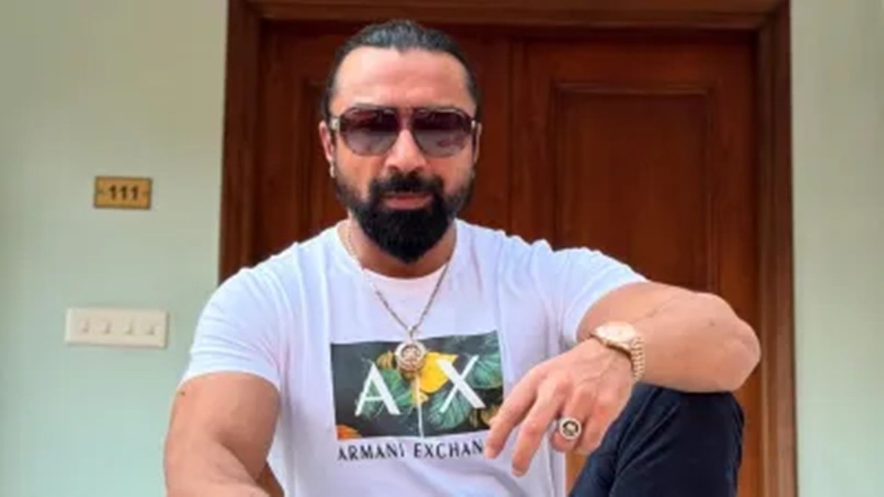 मुंबई की अदालत ने रेप मामले में अभिनेता एजाज खान को अग्रिम जमानत देने से किया इनकार