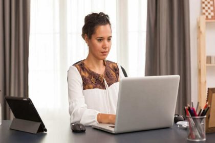 कम लागत ज्यादा मुनाफा! वीडियो में जानिए 4 बिज़नस आइडियाज जिन्हें घर बैठे महिलाएं शुरू कर कर सकती है मोटी कमाई 