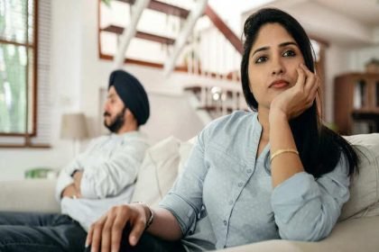 अगर पुरुष ने नहीं समझे पत्नियों के ये इशारे तो पूरा जीवन गृहस्थी में होते रहेंगे झगड़े, वीडियो में जानिए इसका जड़ से इलाज 