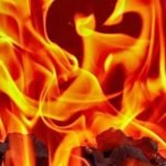 Maharashtra Fire: शिरपुर में चार दुकानों में लगी भीषण आग… सारा सामान जलकर हुआ राख, मौके पर पहुंची फायर ब्रिगेड