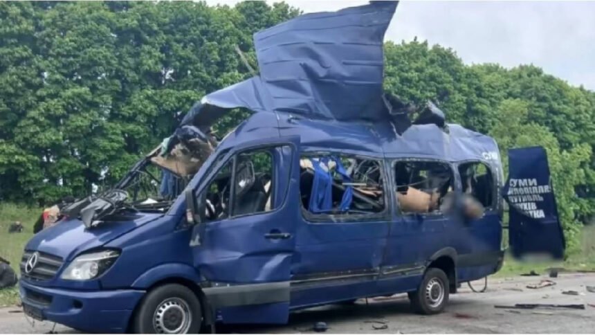 बस के ऊपर आकर फटा रूसी ड्रोन, यूक्रेन में 8 लोगों की मौत, 5 घायल