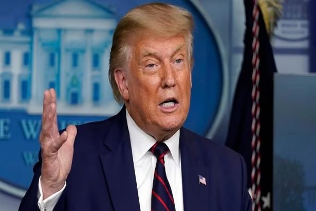 भारत में नहीं बनेगा एप्‍पल प्रोडक्‍ट्स? राष्‍ट्रपति ट्रंप ने लगाई रोक, जानिए Apple के सीईओ से क्या कहा....