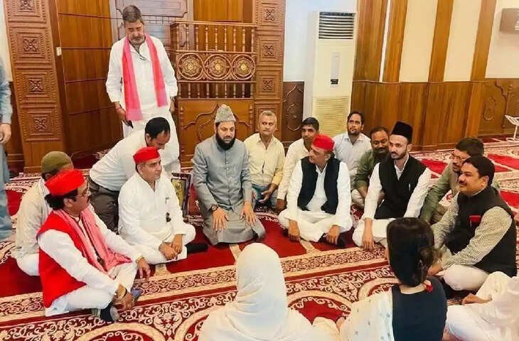 "BJP सिर्फ समाज को बांटना चाहती है....' मस्जिद बैठक में डबल ईंजन सरकार पर बरसे अखिलेश यादव लगाए कई बड़े आरोप, देखे वीडियो 