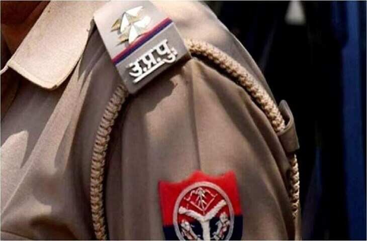 जब वर्दी बनी शर्म का कारण! शराब के नशे में धुत सड़क पर हंगामा करता दिखा दरोगा, VIDEO देख पूरे महकमे को आ जाएगी शर्म 