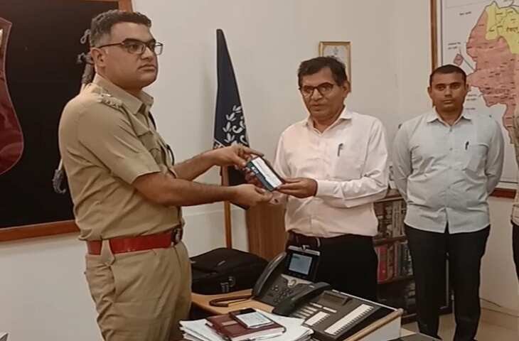 अलवर में ऑपरेशन संग्राम की बड़ी सफलता, एक्सक्लुसीव फुटेज में देखें 40 लाख के 123 मोबाइल बरामद, मालिकों को लौटाए जा रहे फोन