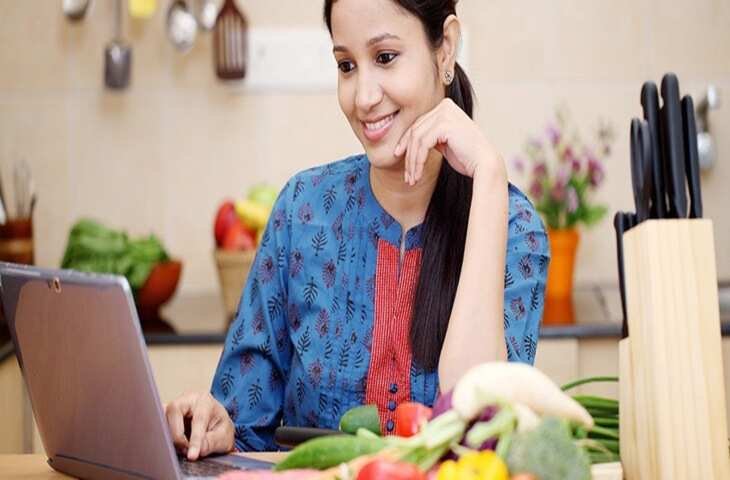 गृहणियाँ चाहकर भी क्यों नहीं बन पाती सफल उद्यमी, वीडियो में जाने वो 77 बड़ी समस्याएं जो बनती है रास्ते का रोड़ा 