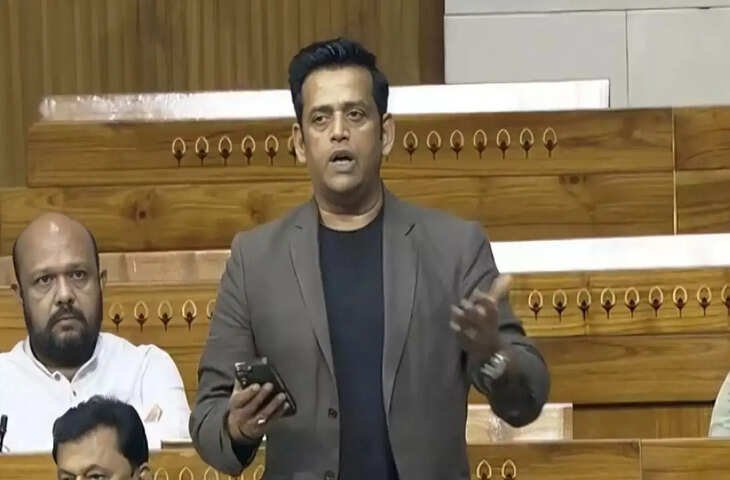 ‘कहीं छोटा, कहीं बड़ा...’ संसद के मानसून सत्र में गूंजा समोसे का मुद्दा, नेता और अभिनेता Ravi Kishan ने की ये मांग 