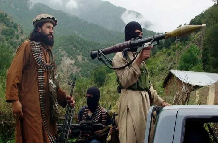 पाकिस्तान में आतंकी हमला! TTP ने उड़ाई सेना की बस, 12 जवानों की दर्दनाक मौत से मचा हड़कंप 