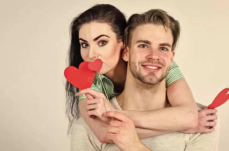 वायरल वीडियो में जानिए रिलेशनशिप में रोमांस को बढ़ाने के 10 असरदार तरीके, जो प्यार में हर पल कराएगा नया एहसास 