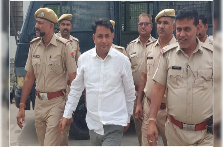 Jhalawar के बच्चों को न्याय नहीं मिलने तक आमरण अनशन पर बैठे Naresh Meena, Viral Video में देखें बड़ा ऐलान