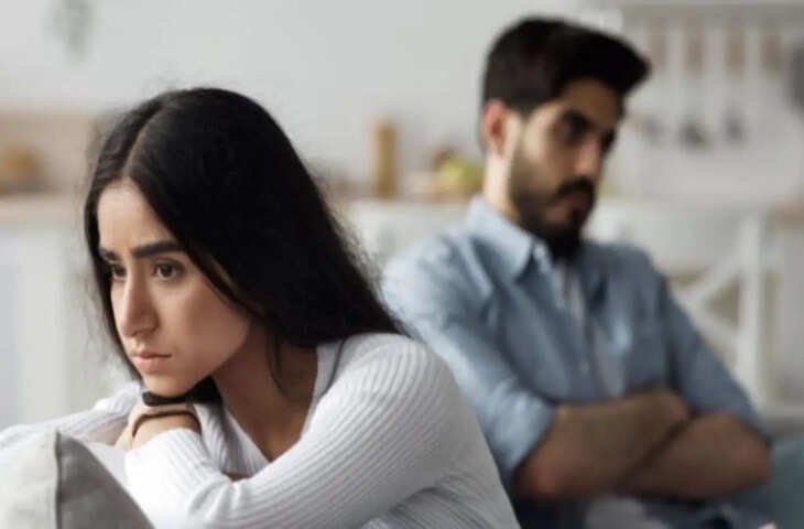रिलेशनशिप में साइलेंस जरूरी या खतरनाक? जानिए कब पार्टनर की चुप्पी प्यार का रूप होती है और कब बनती है ट्रबल का इशारा