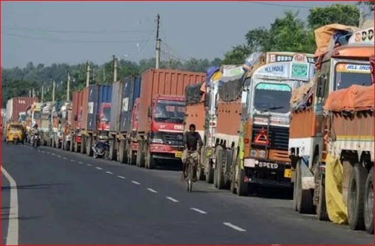 ये तो ठगों के भी बाप निकले… 5000 का ‘नो-एंट्री’ स्टिकर बेच कमा रहे थे लाखों, दिल्ली पुलिस ने किया मॉड्यूल का भंडाफोड़