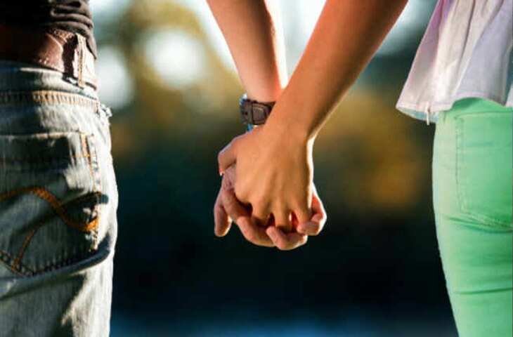 भारत में लिव-इन रिलेशन वैध या अवैध? जाने इसे लेकर क्या है भारत के नियम कानून 
