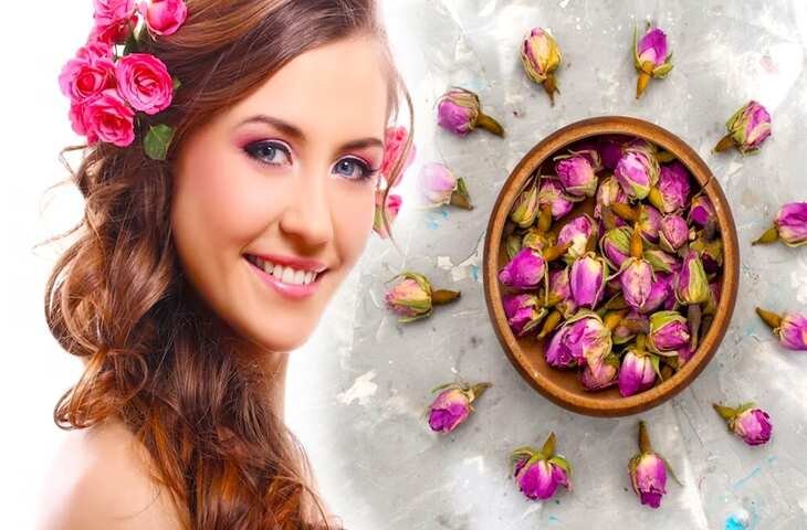 Dry Skin in Winter: ठंड में खिंचती और फटती स्किन से राहत पाने के लिए नहाते वक्त करें ये 2 काम, आ जायेगी नयी चमक 