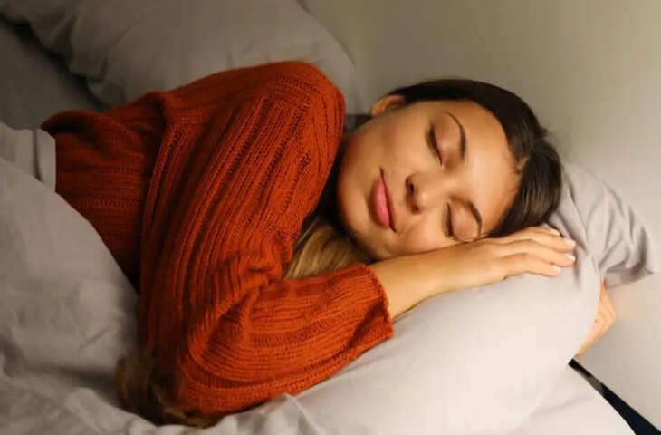 SleepFM Health Alert: एक रात की नींद से डिटेक्ट होगी 130 बीमारियां, जानें कैसे आपका शरीर देगा संकेत​​​​​​​