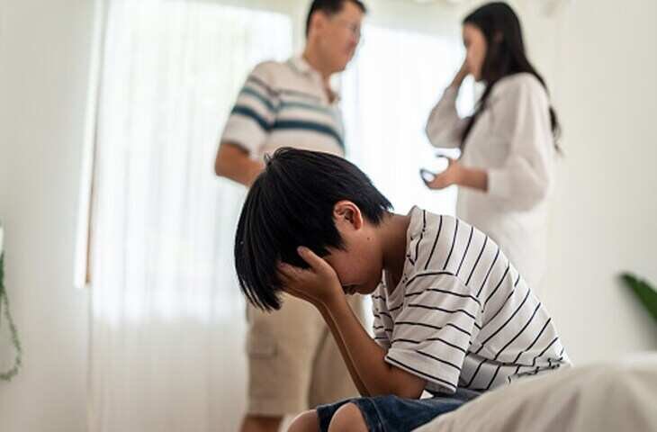 Parenting Tips: इन 5 गलतियों से बिगड़ सकता है बच्चे का भविष्य, पैरेंट्स अभी से हो जाएं सावधान