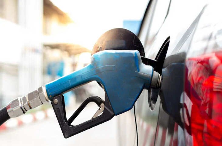 Petrol Diesel Price Update 2026: सुबह 6 बजे आई नई कीमतें, टंकी भरवाने से पहले जानिए आपके शहर में कितना बढ़ा या घटा रेट​​​​​​​