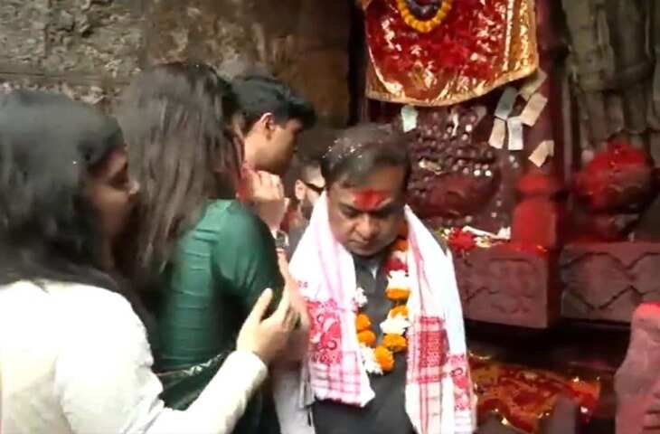 हिमंत सरमा ने कामख्या मन्दिर में की पूजा तो बाइक से वोट डालने पहुंचे पुडुचेरी CM, यहाँ देखे वीडियो 