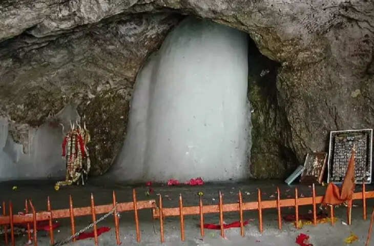बाबा बर्फानी के हुए प्रथम दर्शन, अमरनाथ गुफा में 7 फीट ऊंचा शिवलिंग बना; 3 जुलाई से शुरू होगी यात्रा