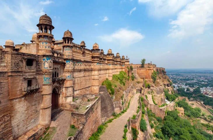 कम खर्च में MP ट्रिप का प्लान? IRCTC के 9 दिन वाले टूर पैकेज में मिलेगा घूमने का पूरा मजा, जाने पैकेज की पूरी डिटेल 