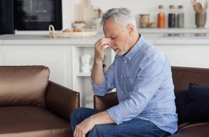 Silent Stroke Warning: बिना किसी बड़े लक्षण के दिमाग को नुकसान पहुंचाता है साइलेंट स्ट्रोक, भूलने की बीमारी का भी बढ़ता है खतर